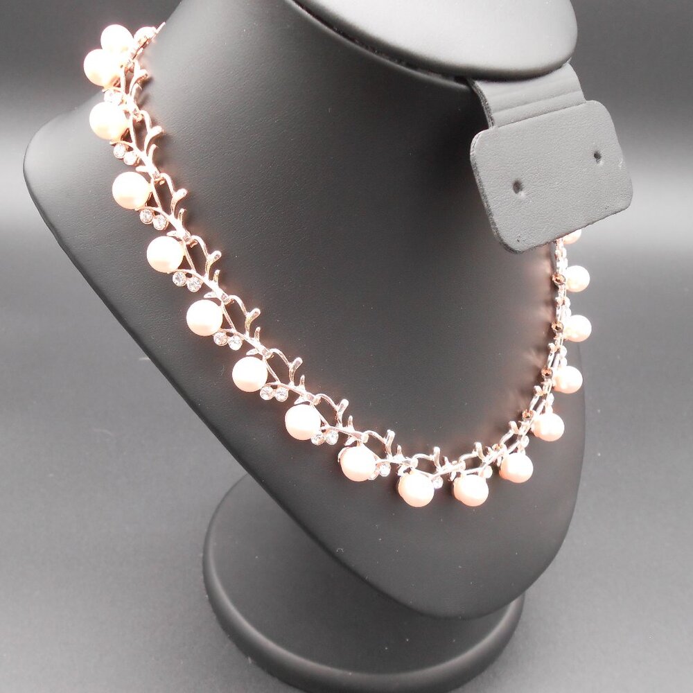 Necklace, Pink Color Shell Pearl and White Crystal Necklace - Picture 5 of 12
